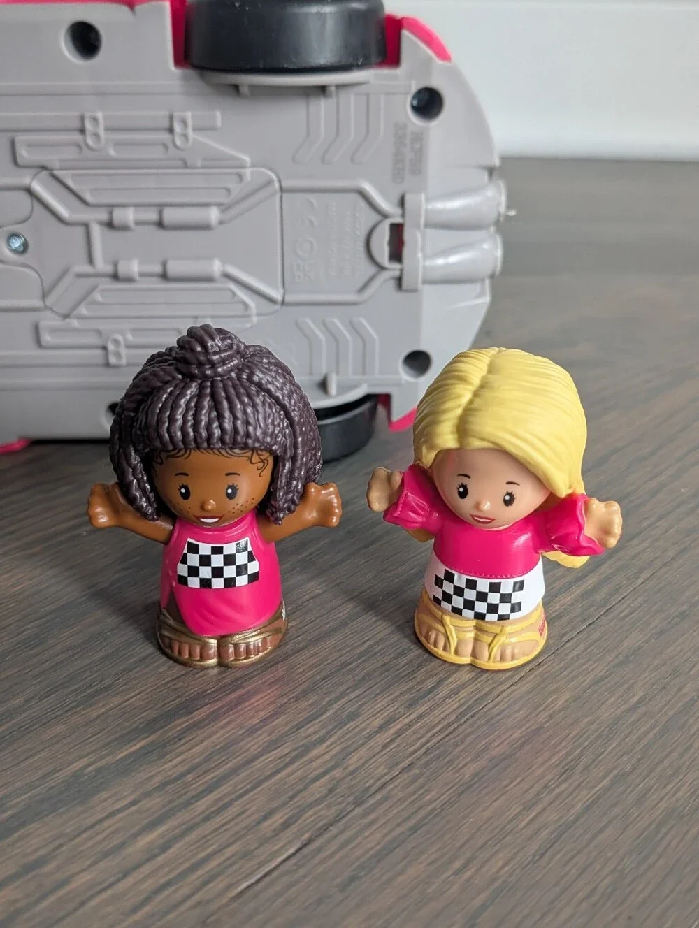 Fisher-Price Little People Barbie Convertible Sports Car Push-Along + 2 People